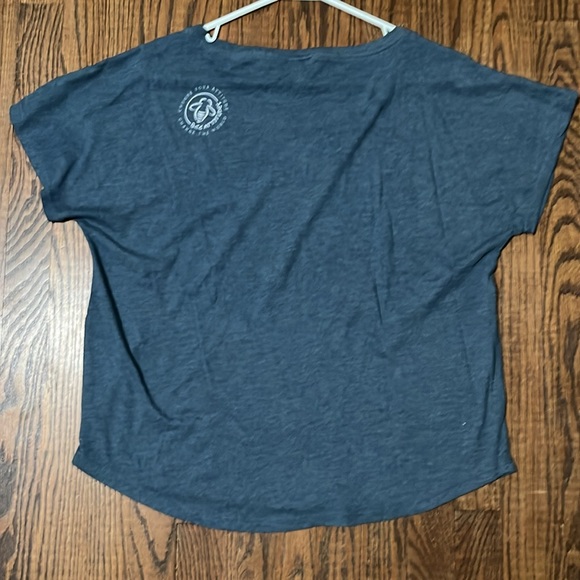 Let it Bee cute tee! Size XL. 🐝 - Picture 2 of 7